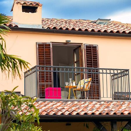 Holiday Home Kuca Na Moru Kornić المظهر الخارجي الصورة