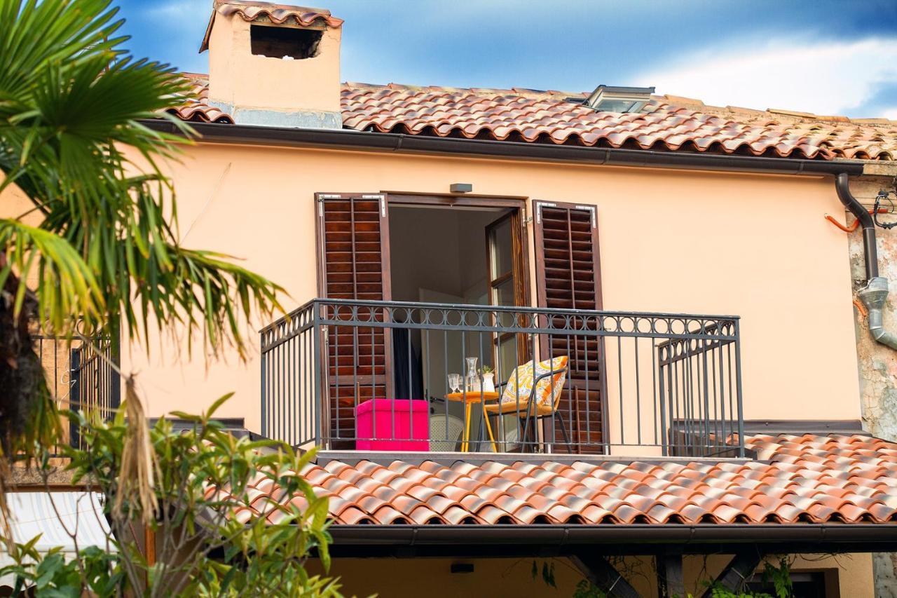 Holiday Home Kuca Na Moru Kornić المظهر الخارجي الصورة