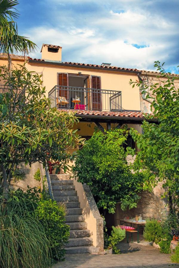 Holiday Home Kuca Na Moru Kornić المظهر الخارجي الصورة
