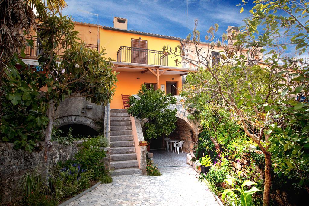 Holiday Home Kuca Na Moru Kornić المظهر الخارجي الصورة