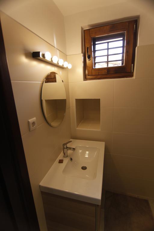 Holiday Home Kuca Na Moru Kornić المظهر الخارجي الصورة